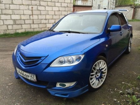 Mazda 3, хэтчбек 2004-2009 Решетка радиатора, "Планка по середине"