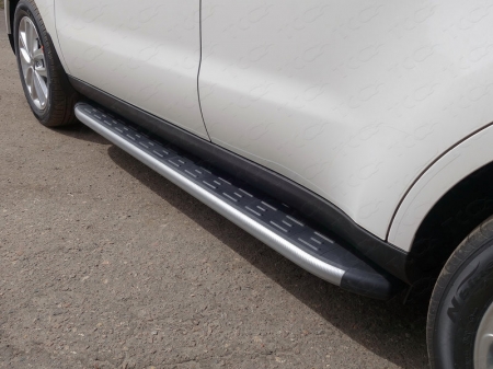 Kia Soul 2017-	Пороги алюминиевые с пластиковой накладкой (карбон серебро) 1720 мм