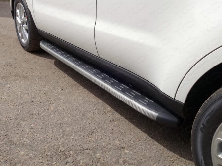 Kia Soul 2017-	Пороги алюминиевые с пластиковой накладкой (карбон серые) 1720 мм