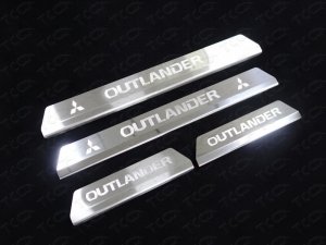 Mitsubishi Outlander 2015 Накладки на пороги (лист шлифованный надписью  OUTLANDER)