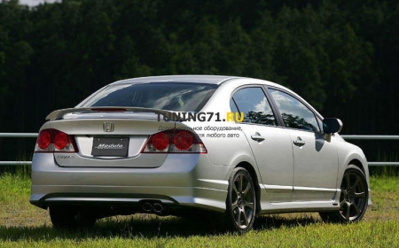 2006 - 2011  Honda Civic 4D Спойлер Modulo ABS пластик Спойлер 1 шт., болты 4 шт.