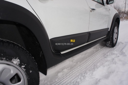 2011 - Renault Duster Накл. на двери (молдинги, 4 шт) ABS пластик , с тиснением, глянцевое / матовое исполнение Накладки на двери 4 шт.
