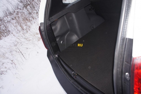 2011 -   Renault Duster Накл.на боковые стенки баг. МИ ABS пластик , с тиснением, матовое исполнениеНакладки на боковые стенки в багажное отделение 2 шт.