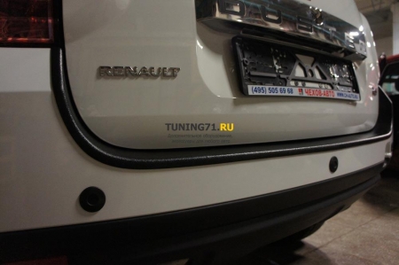 2011 -  Renault Duster Накл.на задний бампер (широкая) ABS пластик , с тиснением, глянцевое исполнениеНакладка на задний бампер 1 шт.